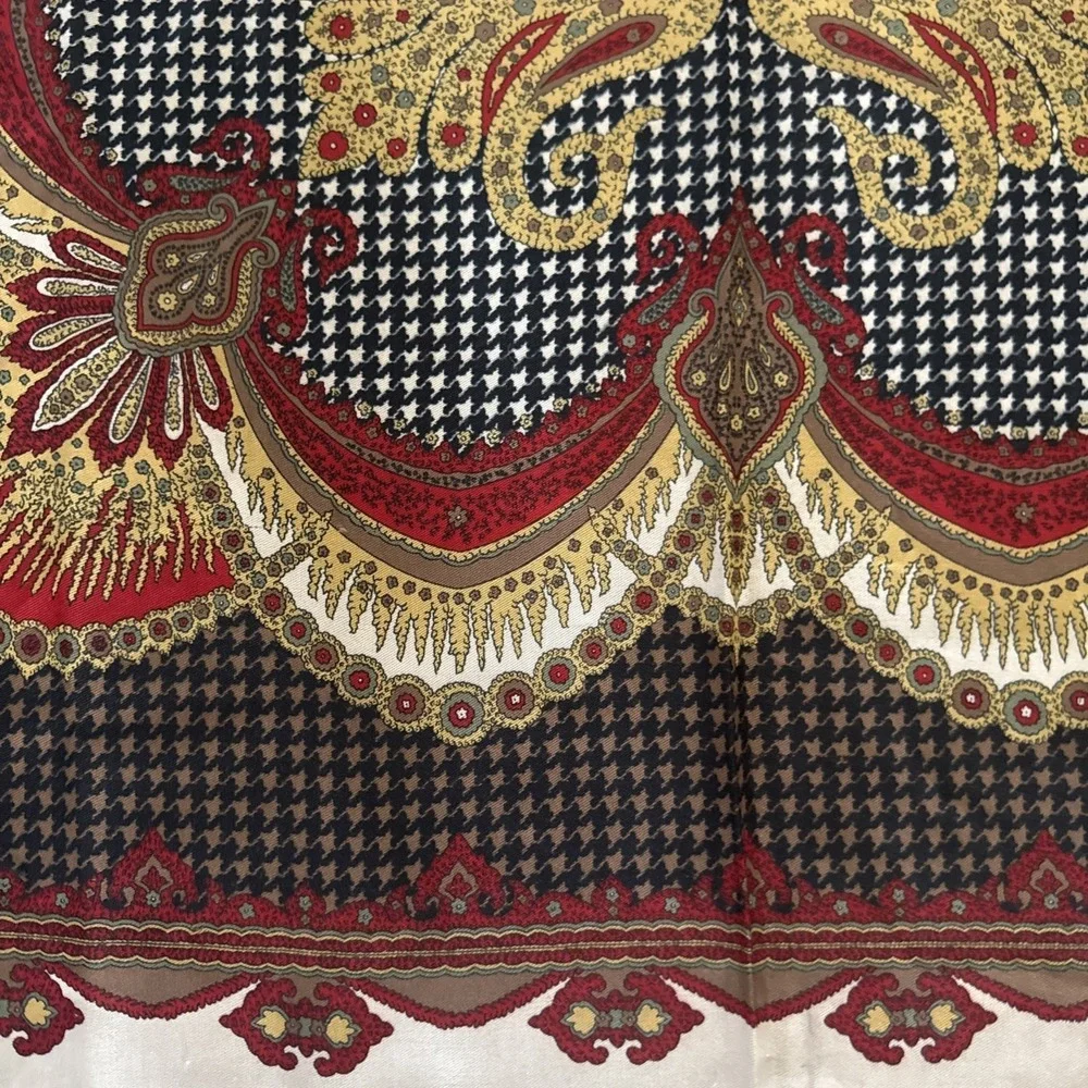 Made in Italy Women's Scarf Vintage 90s Red Navy Gold Chain Medal Print